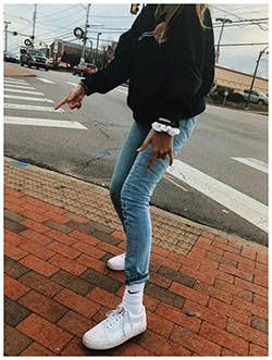 Nike crew calcetines outfit, Ropa casual: Trajes de primavera,  Atuendos Informales  