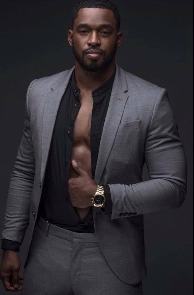 guapo Chicos guapos. Herly Ulysse: Personas de raza negra,  Alfiler de solapa  